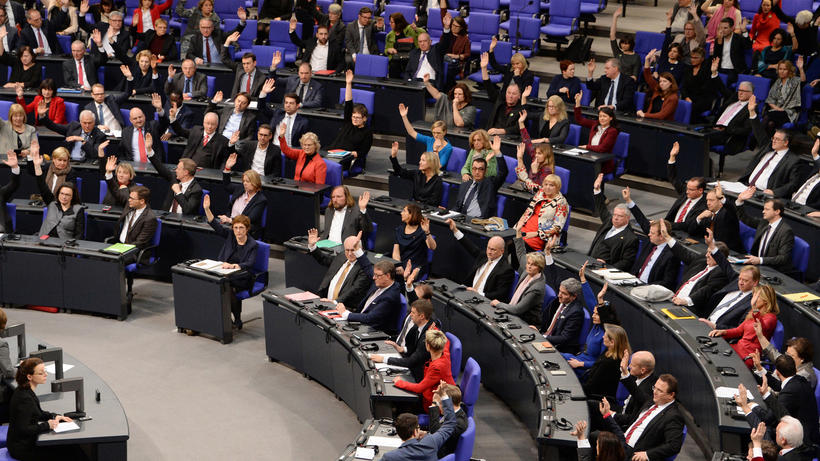 Abstimmung im Bundestag. - Bild: zwd