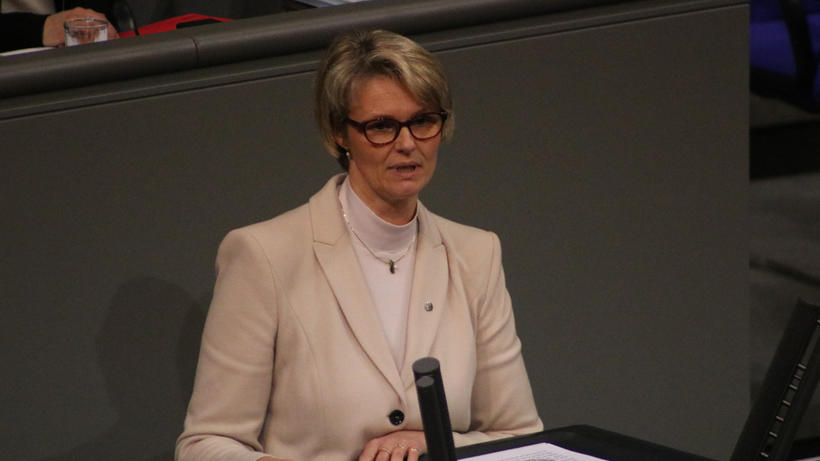 Steht wieder einmal in der Kritik: Bundesbildungsministerin Anja Karliczek (CDU). - Bild: zwd