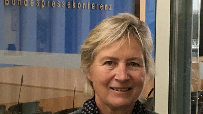 Dr. Dagmar Schlapeit Beck ist beim zwd Chefredakteurin für den Bereich Frauen und Frauengesundheit.