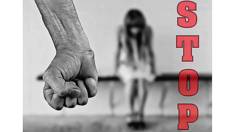 Die überwiegende Mehrheit der Opfer sexualisierter Gewalt sind Frauen.  -  Bild: Pixabay/  Alexas