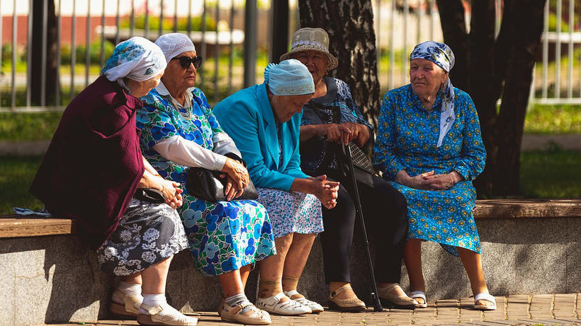 Frauen haben ein Altern in Würde verdient. - Bild: Pixabay / Vlad Vasnetsov