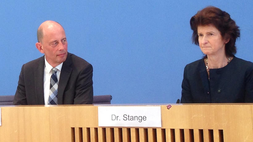 Der Thüringer Wissenschaftsminister Wolfgang Tiefensee (SPD) und seine Amts- und Parteikollegin aus Sachsen, Eva-Maria Stange - Bild: zwd