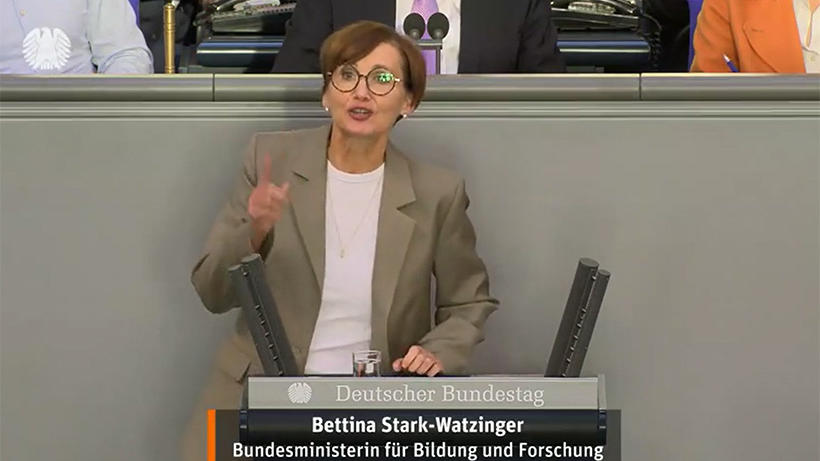 Bundesministerin Bettina Stark-Watzinger: Rede zum Einzelplan 30 des Bundeshaushalts 2024 - BildQ: Livestream BTG