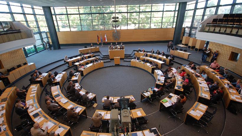 Der Thüringer Landtag in Erfurt. - Bild: wikimedia.org