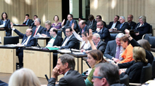 Abstimmung bei der 948.
Plenarsitzung des Bundesrates.
Bildquelle: Bundesrat/Frank
Bräuer