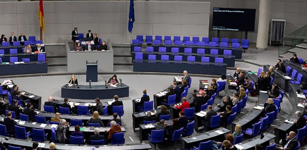 Der Frauenanteil im Parlament stagniert seit Jahren bei ca. einem Drittel. - Bild: Wikim./ Steffen Pr&ouml;&szlig;dorf