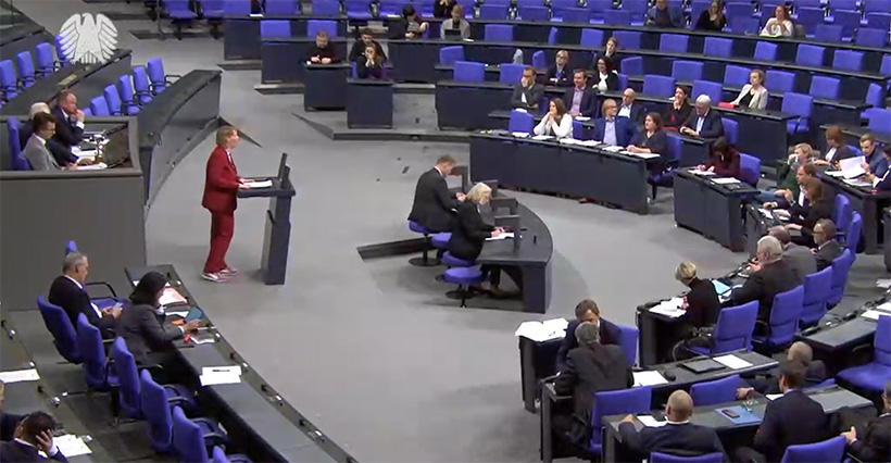 Bundestag 30.01.2024: im Plenum spricht Dr. Wiebke Esdar (SPD). Bild: Livestream BTG