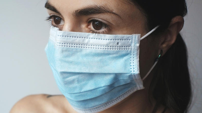 Im neuen Schuljahr müssen SchülerInnen in einigen Ländern Masken tragen. -  Bild: Pixabay / Juraj Varga