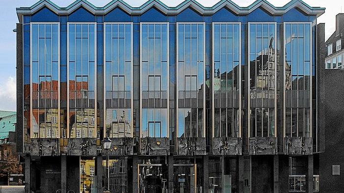 Die Bremische B&uuml;rgerschaft von au&szlig;en. - Bild: wikimedia.org / J&uuml;rgen Howaldt