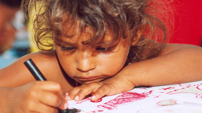 Über ein Fünftel der Kinder auf der Welt erleiden gravierende Entbehrungen. - Bild: Pixabay/ Angelo Rosa