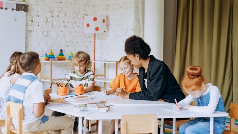 Ganztag bietet Kindern neben Lernhilfen vielfältige Freizeitangebote. - Bild: pexels/ Mikhail Nilov