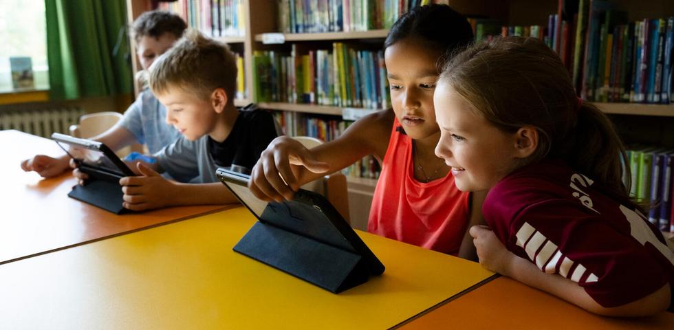 Die Bedingungen f&uuml;r gutes Aufwachsen sind sehr unterschiedlich verteilt. - Bild: UNICEF/  Annette Etges