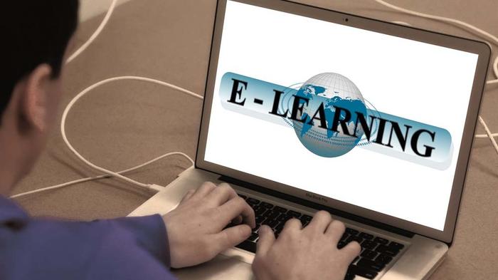 Sch&uuml;ler beim Online-Lernen - Bild: Pixabay / Gerd Altmann