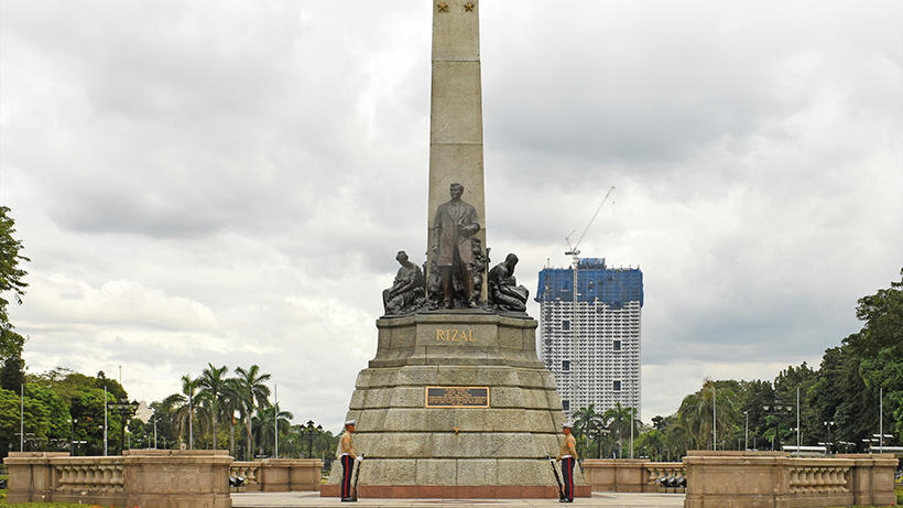 Monomental des Nationalhelden José Rizal in Rizal-Park in Manila (Bild: Wikimedia/Adamdaley)