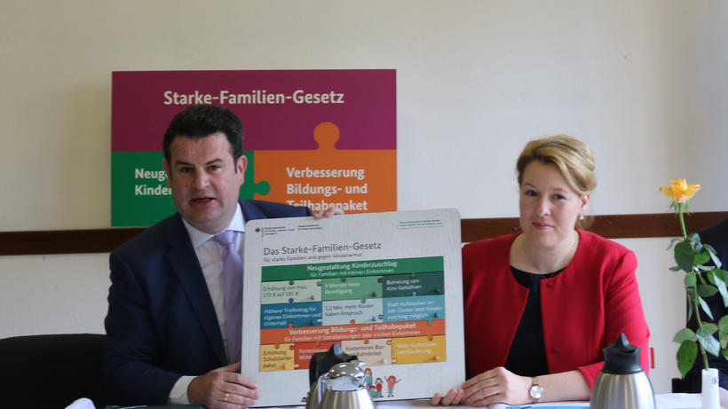 Heil und Giffey mit ihrem Konzept zum Starke-Familien-Gesetz. Bild: zwd