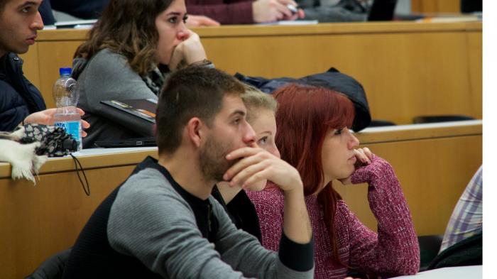 Studierende an der Hochschule - Bild: flickr / Universit&auml;t Salzburg