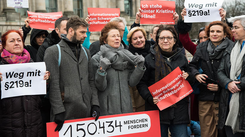 Demonstration gegen Paragraph 219a - Bild: flickr