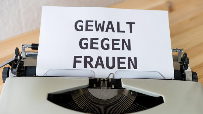 "Gewalt gegen Frauen" Aufschrift Quelle: Pixabay