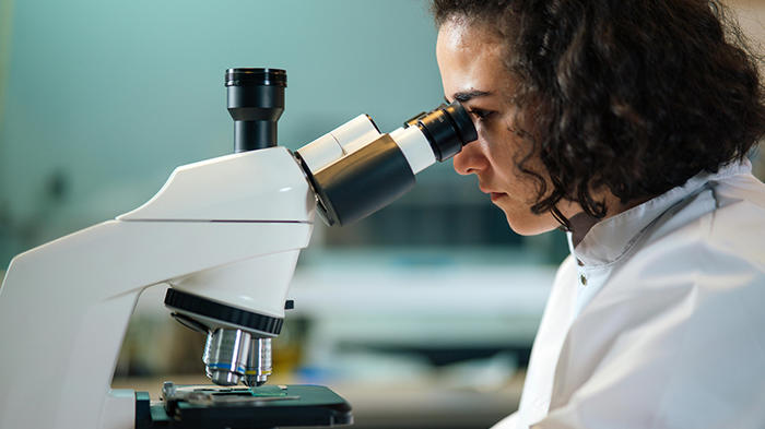 © Mikhail Nilov / Pexels